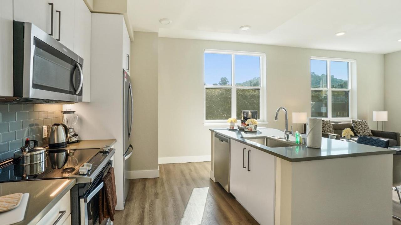 Global Luxury Suites In The Heart Of San Carlos Room photo